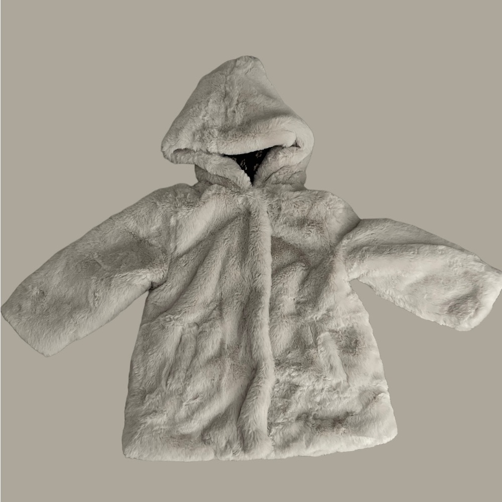 Adorable ZARA toddler faux fur coat with hood